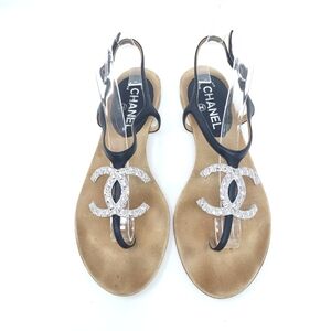 Chanel Size 39 thong sandals CC logo black leather flat Monogram